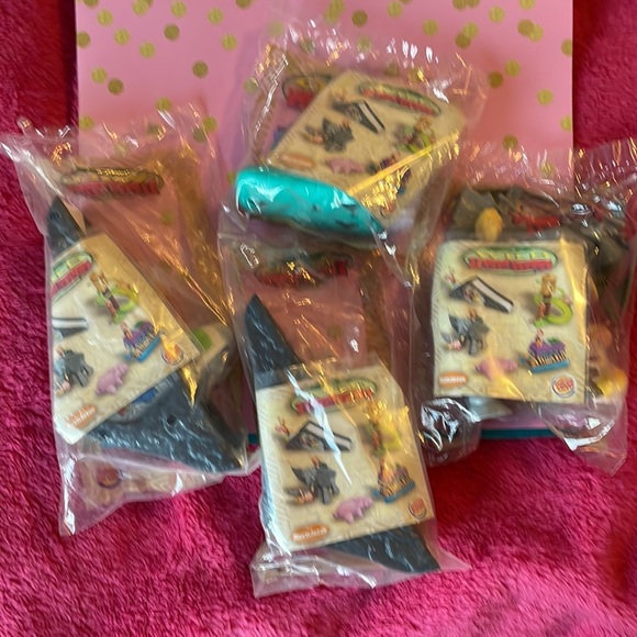 The Wild Thornberry's “Kids Meal Sealed Collectibles” - Picture 4 of 10